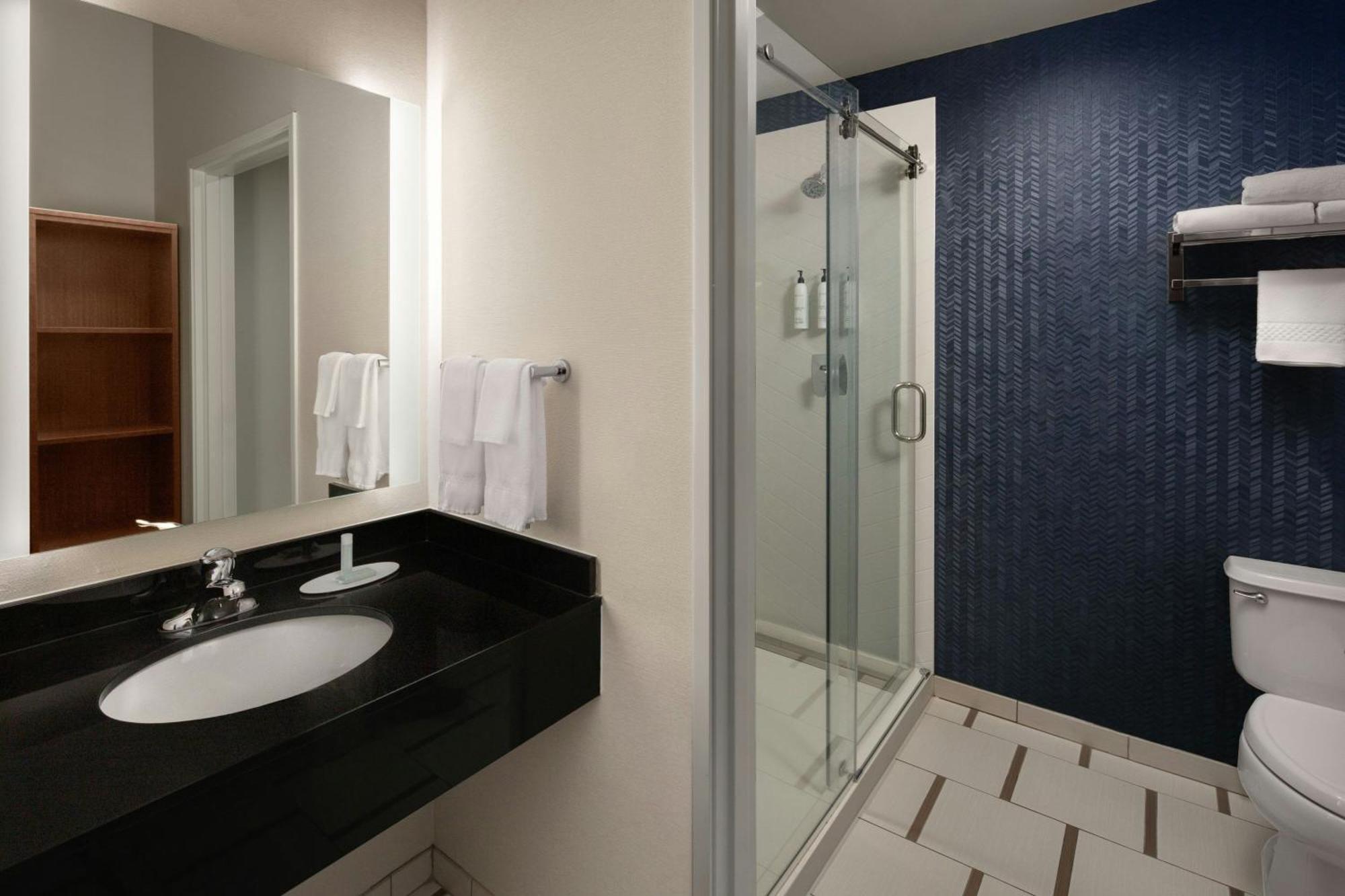 Fairfield Inn & Suites Portland South/Lake Oswego Exterior photo